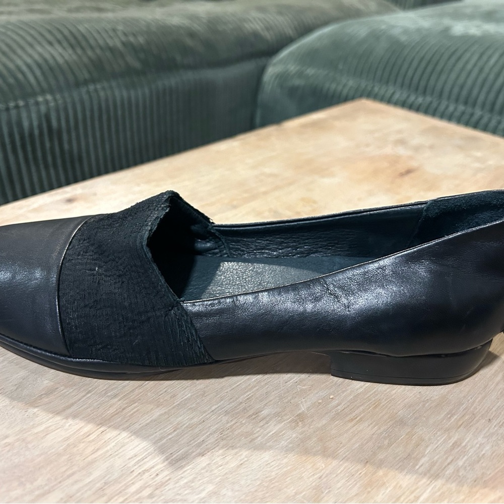 Miz Mooz | Distressed Black Leather Flats | Women’s 40/9-9.5 - Picture 9 of 11